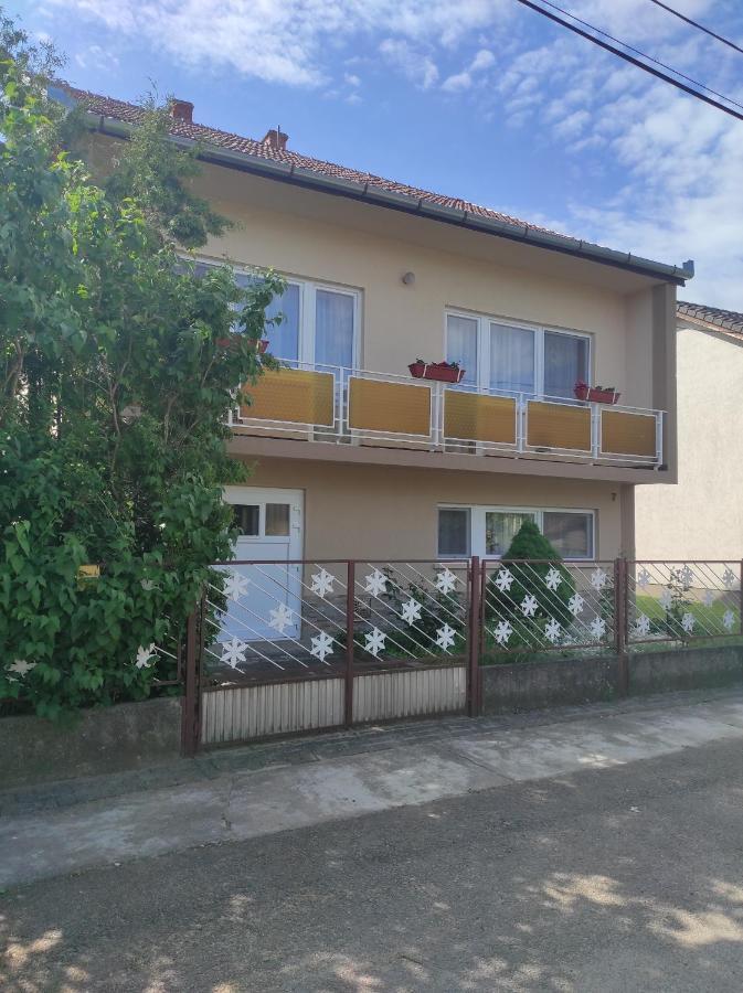 Appartamento Kovacs Vendeghaz Hajdúszoboszló Esterno foto